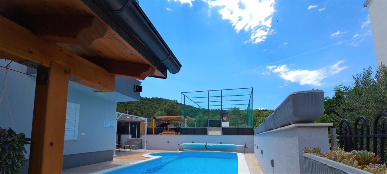 Villa Freya - Vacation House Слатине Екстериор снимка