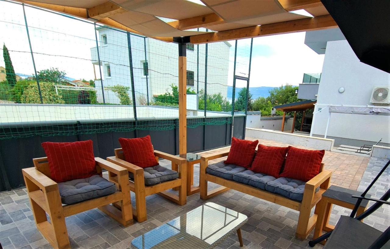 Villa Freya - Vacation House Слатине Екстериор снимка