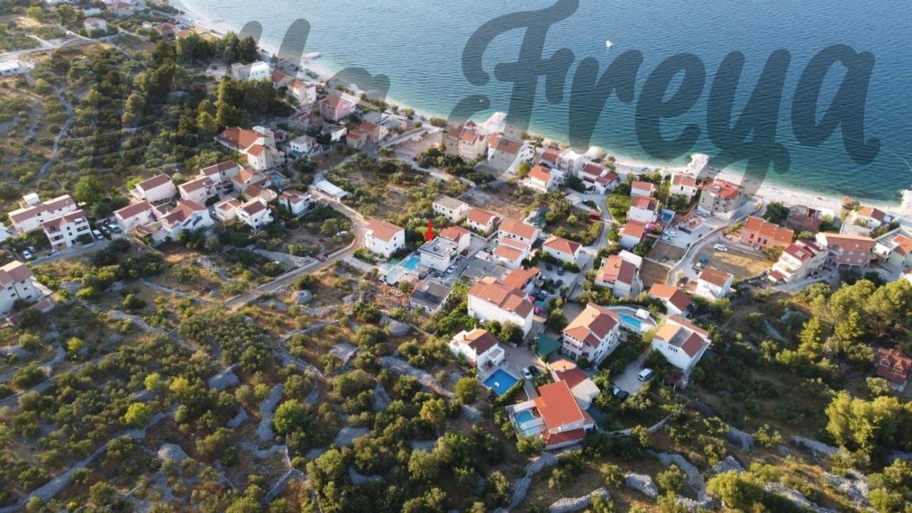 Villa Freya - Vacation House Слатине Екстериор снимка