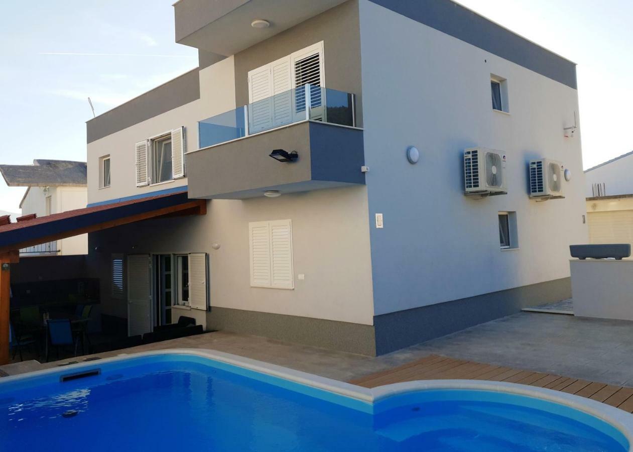 Villa Freya - Vacation House Слатине Екстериор снимка