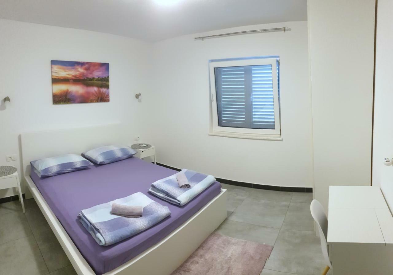 Villa Freya - Vacation House Слатине Екстериор снимка