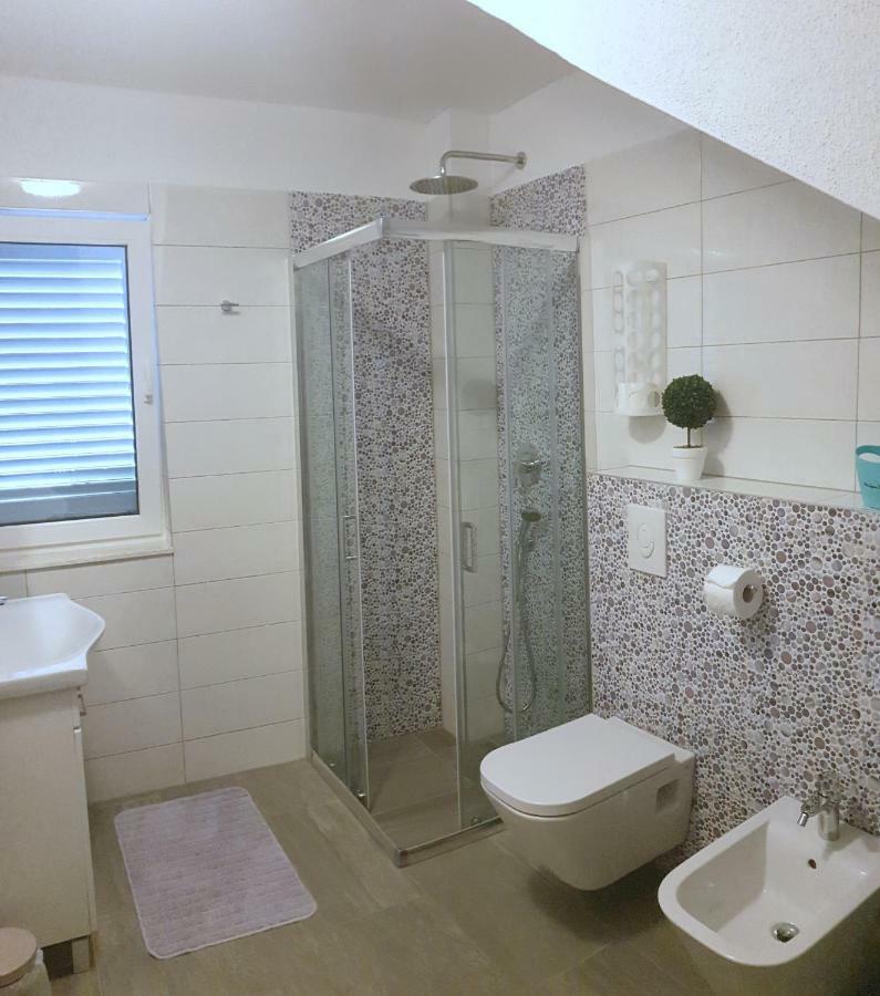 Villa Freya - Vacation House Слатине Екстериор снимка